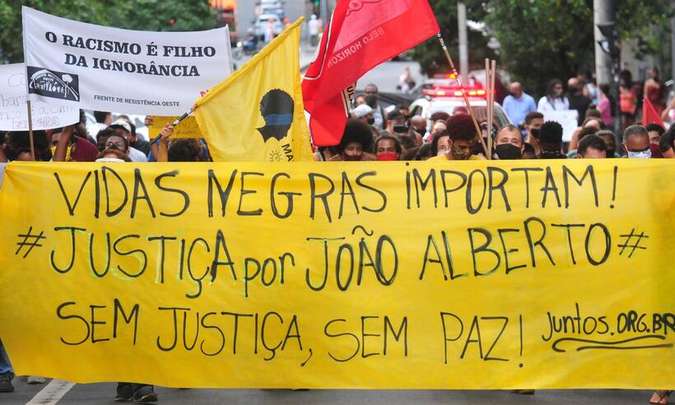 em_com's tweet photo. #BH oficializa data para combater encarceramento em massa de jovens negros
#20deJunho #blacklivesmetter
https://t.co/zoMcoxxaDR https://t.co/3bHawngq8B