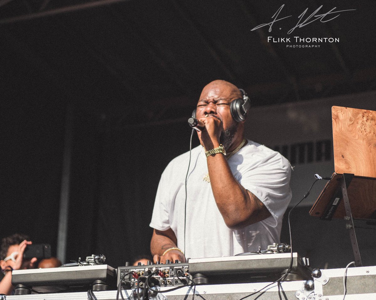 Another shot of @officialbizmarkie sending it up in #hydepark #chicago. #RIP to a legend. 
#hiphoplegends #hiphoplegendssalute #oldschoolhiphophead #classichiphop #hiphopjunkie #oldschoolhiphop #bizmarkie #rap #music #oldschool #hiphop #newyork #ripbizmarkie
