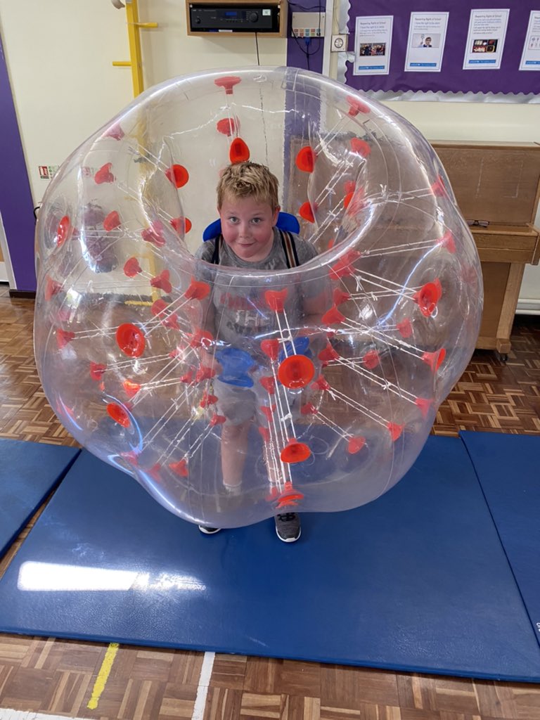 Year 6 took staying in their own bubbles very seriously today #lockdowngeneration #socialdistancing #scalingtheheightstogether