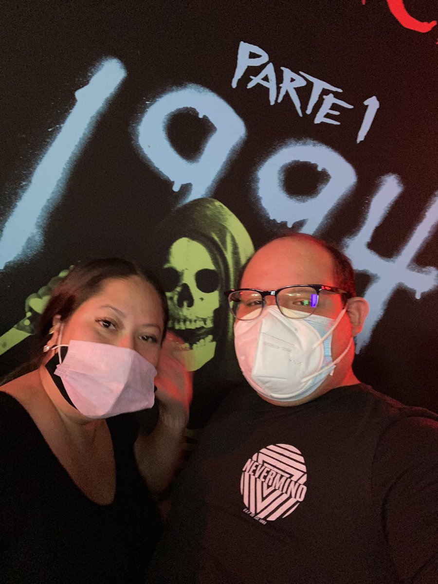 Raulitz's tweet photo. Con mi amorcito corazón @Yezleiin en la calle del terror de Netflix, loveeeee uuuu amor https://t.co/fBS3Q6JZTu