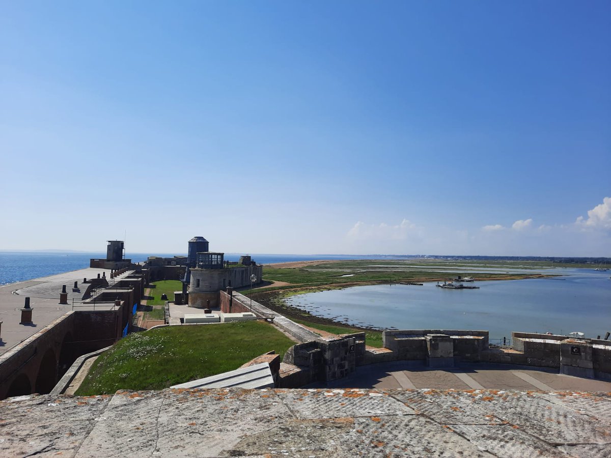 Loved visiting Hurst Castle. A perfect case study for coastal landforms! @EnglishHeritage #spits #cavesandcliffs #hurstcastle