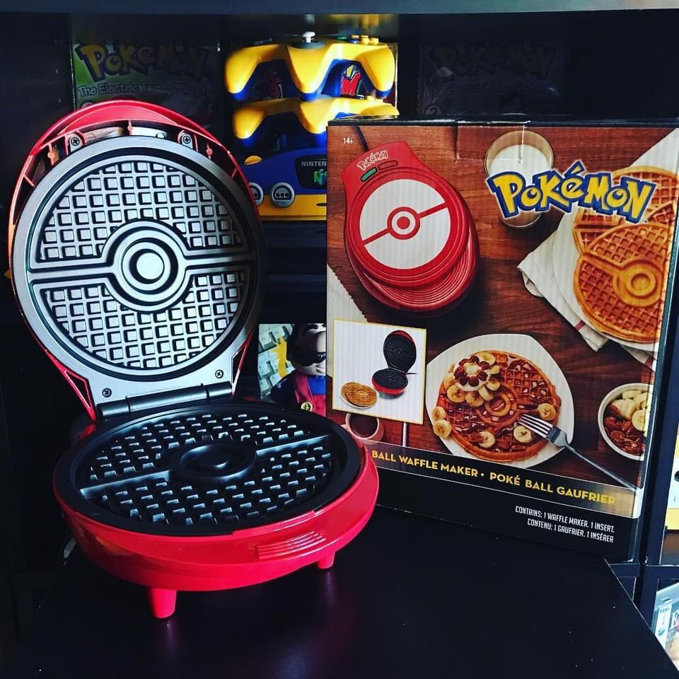 Pokemon Pokeball Waffle Maker