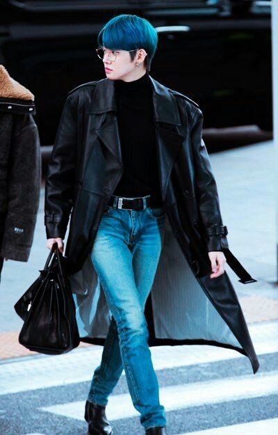 ㅤ 
     %?!# NICHO.⠀
⠀posted a sns update !

       ≡ O7-17-21 ╱ 9:30 AM
                     -NAIA-

  ❝ Makiki-aircon lang sa japan❞