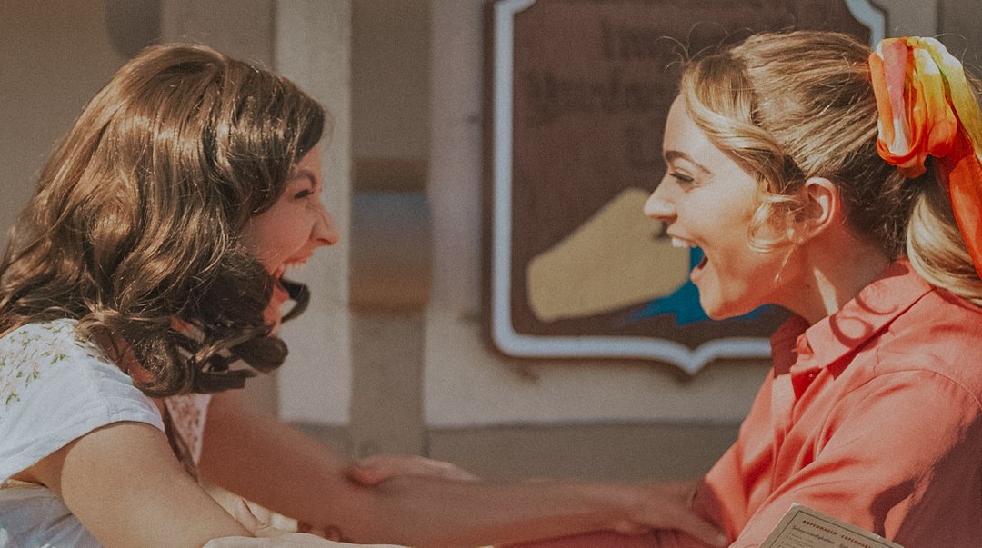 🌼CPH VIDEO OUT NOW 🌼POV: You take a trip to #copenhagen to find yourself again after a breakup...BUT THEN, you run into your BFF and have the healing adventure of a lifetime! 🇩🇰Click the link in bio to be transported into 1958! 
•
•
•
•
•
#copenhagen #1950s