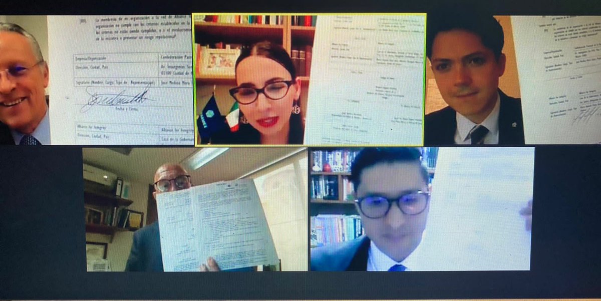 JQuintanaGomez's tweet photo. Participé como Presidente Federación SUR en la Firma d Convenio y Adhesión d la Comisión d ÉTICA & INTEGRIDAD @Coparmex y @afin_giz
ENHORABUENA @JoseMedinaMora y @leonorquiroz x la difusión d autoevaluarnos DESDE las Empresas con #TheIntegrityApp "hay que empezar desde casa" https://t.co/5LXDfkseMN