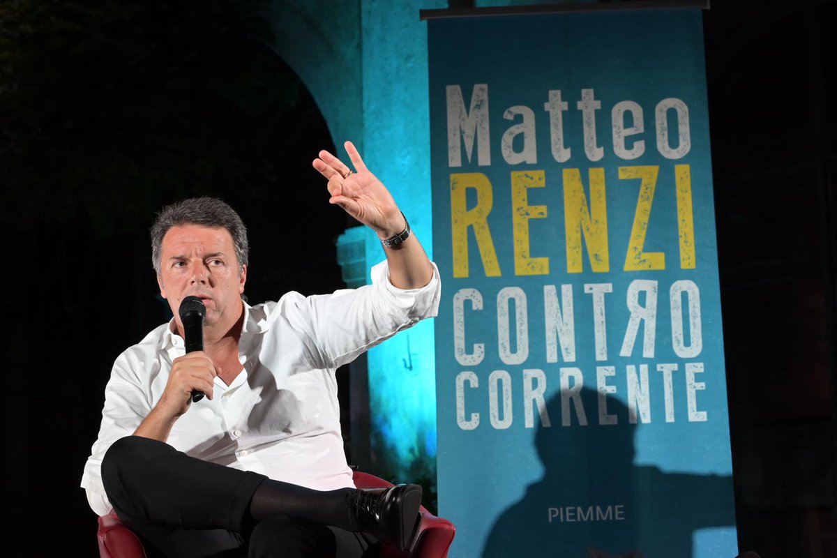 matteorenzi's tweet photo. Ma che spettacolo a Castenedolo. Quanta gente! Tutti #ControCorrente https://t.co/0eAAT34li8