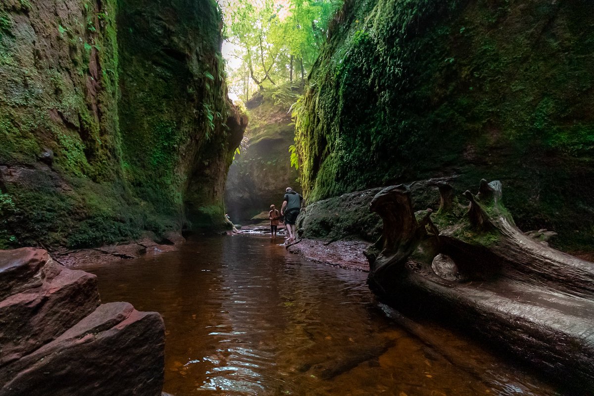 Devil's Pulpit. The climb down to this level was very tough, but as you can see, so worth it. I'll be uploading a few more of this natural wonder 
#scottishlandscapes #proudofmypixels #explore #adventure