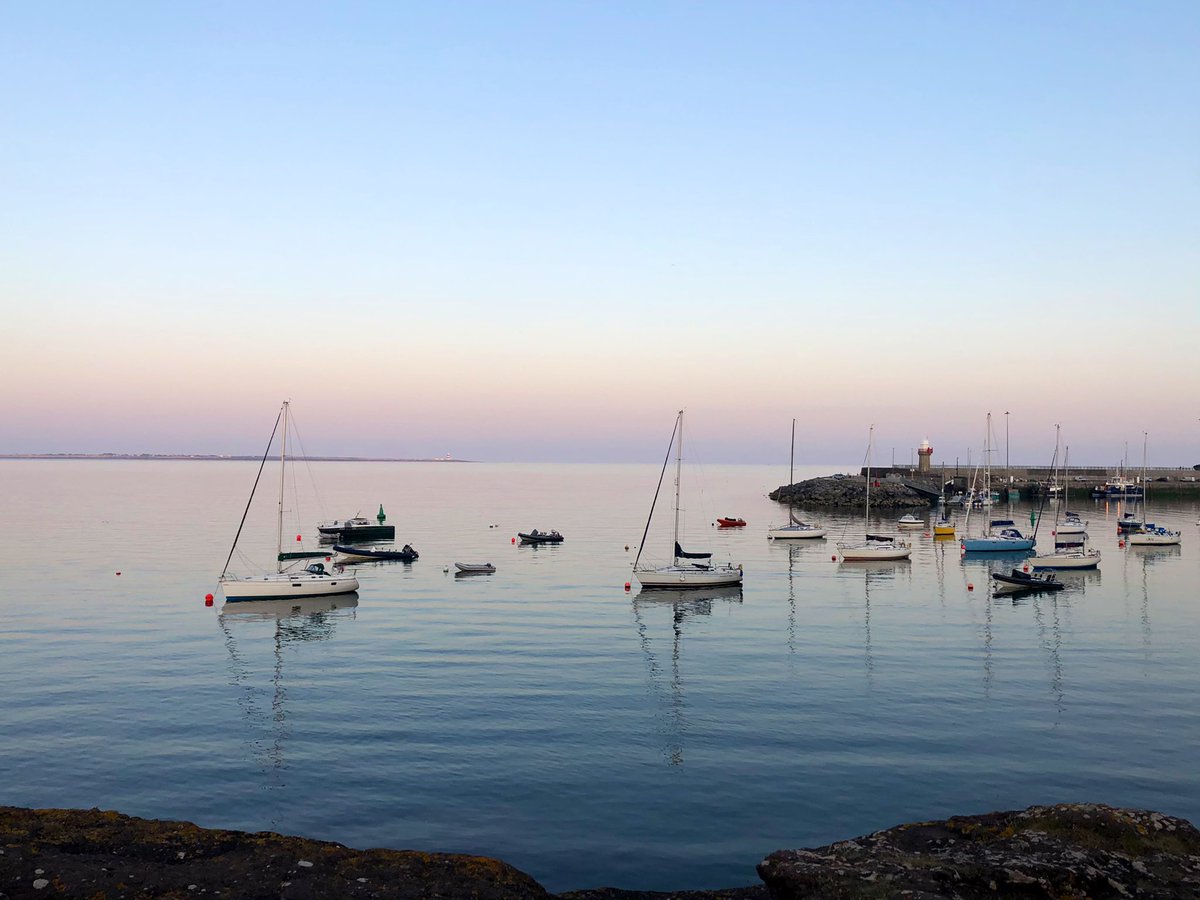 Tranquility #day200 what a glorious evening to mark #200daysofwalking sure may as well go for 300 🚶‍♀️

#DunmoreEast #Waterford #200daysofwalking #200crew #300crew #300daysofwalking #keepdiscovering