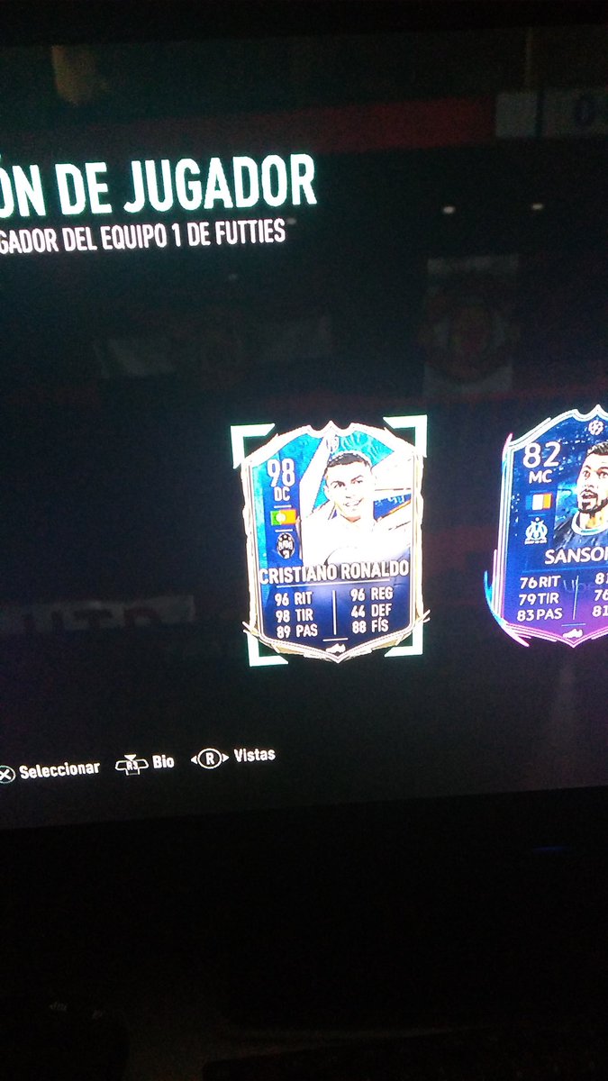 se puede decir que saque a cristiano toty😴🤯 pero en mi cuenta con mercado baneado desde febrero y que el único que juega es el😡😡