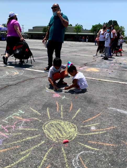 TurnarndArtsCA's tweet photo. TY to @SavetheChildren for bringing the #100DaysofReading event to @EllenOchoaSTEM. Over 1,200 backpacks filled with school supplies were distributed and TACA offered a take-home creativity challenge. Thank you to all who made it possible! @OurRiverLA @TurnaroundArts @HildaSolis https://t.co/A2clR2UV0D