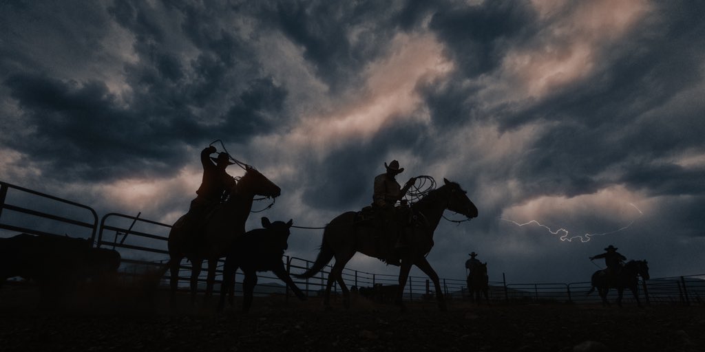 cdphotogut's tweet photo. Branding under thunderous conditions #ranchlife #western #cowboyshit https://t.co/nUSJO1FvBa