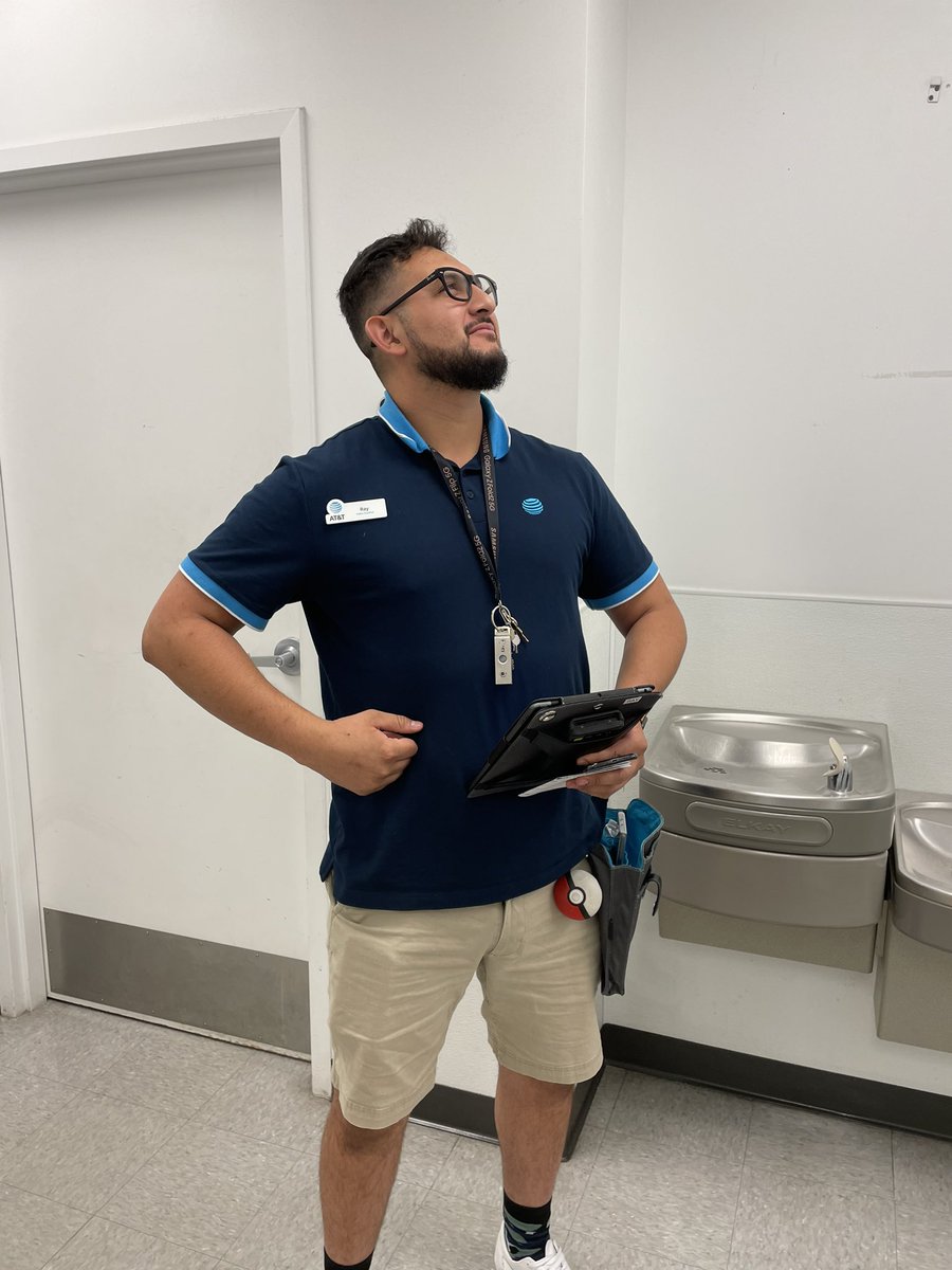 4theland's tweet image. @ATT’s newest business expert, Ray! Serving our customers with a cause. Well done and keep growing! #WestSideBestSide 
#KAMOElite👑
#TeamKO 
#HouseTargaryen 
#BreakTheWheel
#KAMO 
#LifeAtATT
#H4N1 #20twentywon 
@edenallison86 @Woody0709 @AlyssaMoore_12