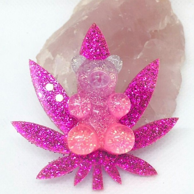 CannaBearsJ's tweet photo. Pretty in Pink 

#terps #high #mmj #stoned #daily #organic #bhfyp #cannabiscures #edibles #instaweed #love #bud #stonernation #bong #society #vape #medicalcannabis #stoners #hash #terpenes #ganjagirls #homegrown #dab #cannabisgrow #smokeweed #photography #cannabisphotography #mar https://t.co/XD9O36Y86M
