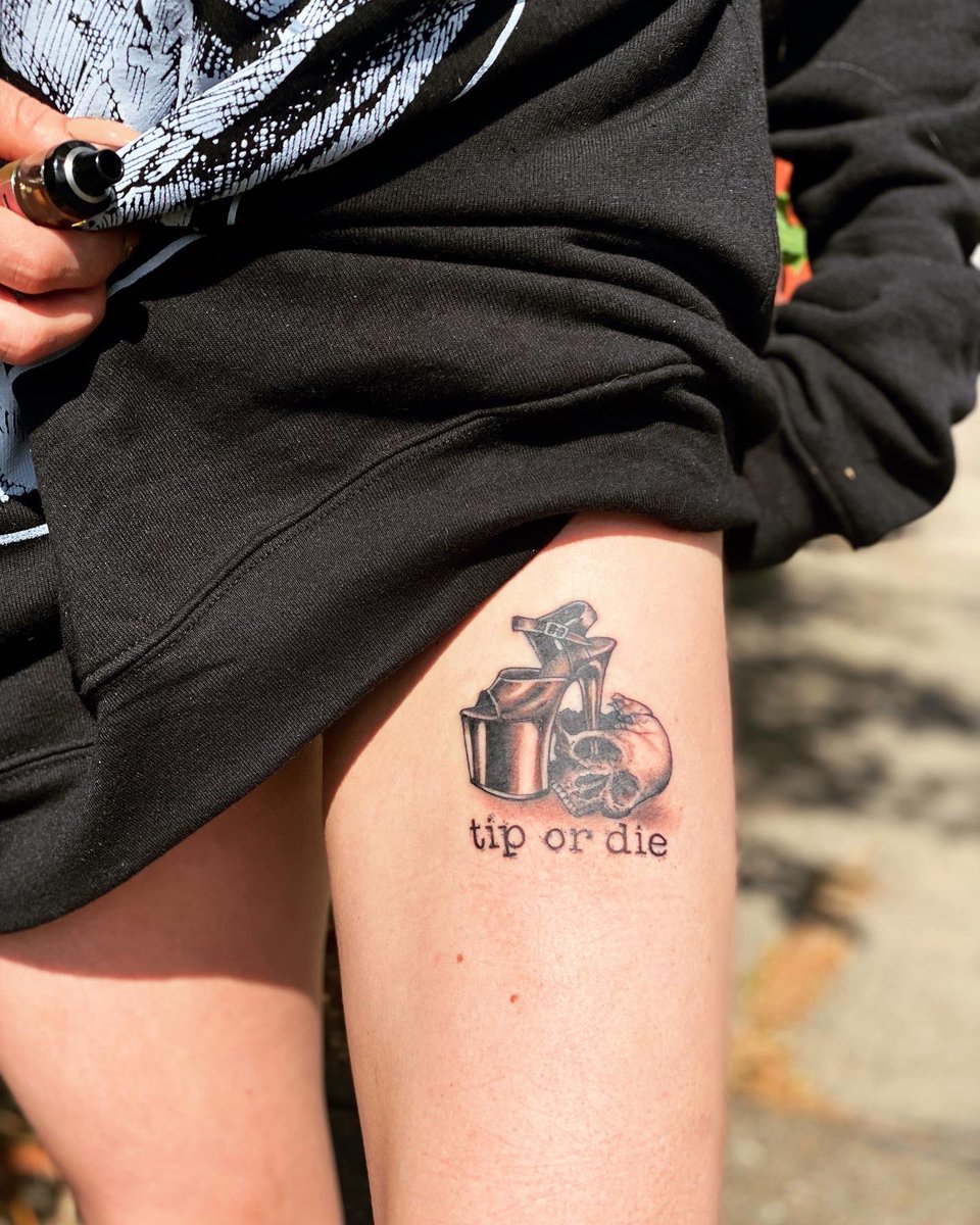 a tiny moth flies by tweet media