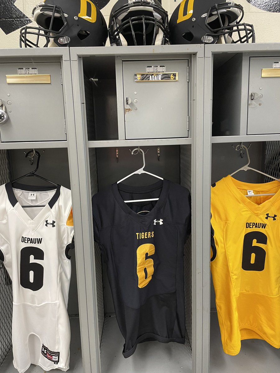 Excited to say I have received my 2nd offer from Depauw! Thank you to <a href="/RoryMannering/">Rory Mannering</a> and <a href="/qbdietz/">Brett Dietz</a> for a great visit and the roster spot!!!