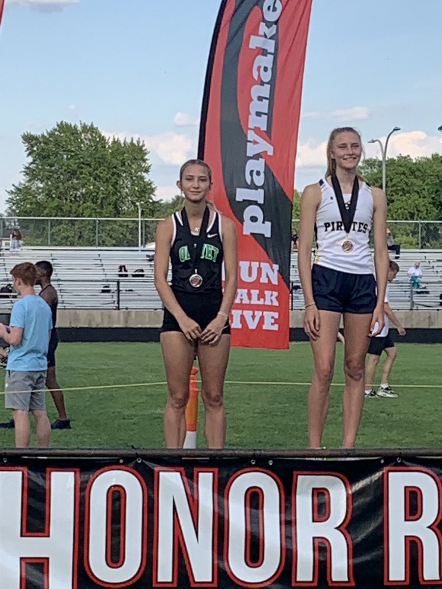 Congrats <a href="/OlivetSports/">Go Eagles!</a> track and field individuals being named Academic  All State:  Danae Feldpausch, <a href="/AbbeyPeters14/">Abbey Peters</a> Noah Griffith, and <a href="/kenzie14223/">Kenzie</a> 

#smartandfast