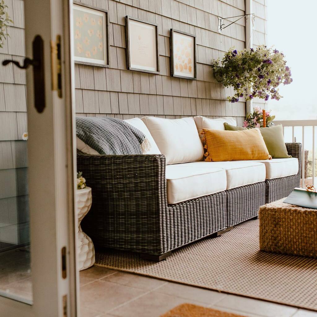 Happy Monday! Today I’m celebrating outdoor spaces with some friends. 

I spent my day working from my porch (I may have napped on the sofa) and trying to sort through all the amazing information I learned @havenconference this weekend.  A special shout-… instagr.am/p/CRhpzjKJ9ia/