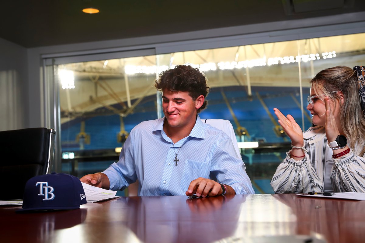 RaysBaseball's tweet photo. ✍️ 𝓢𝓲𝓰𝓷𝓮𝓭

Welcome to the family, @cooperkinney8!

#RaysUp https://t.co/47AyccymFk