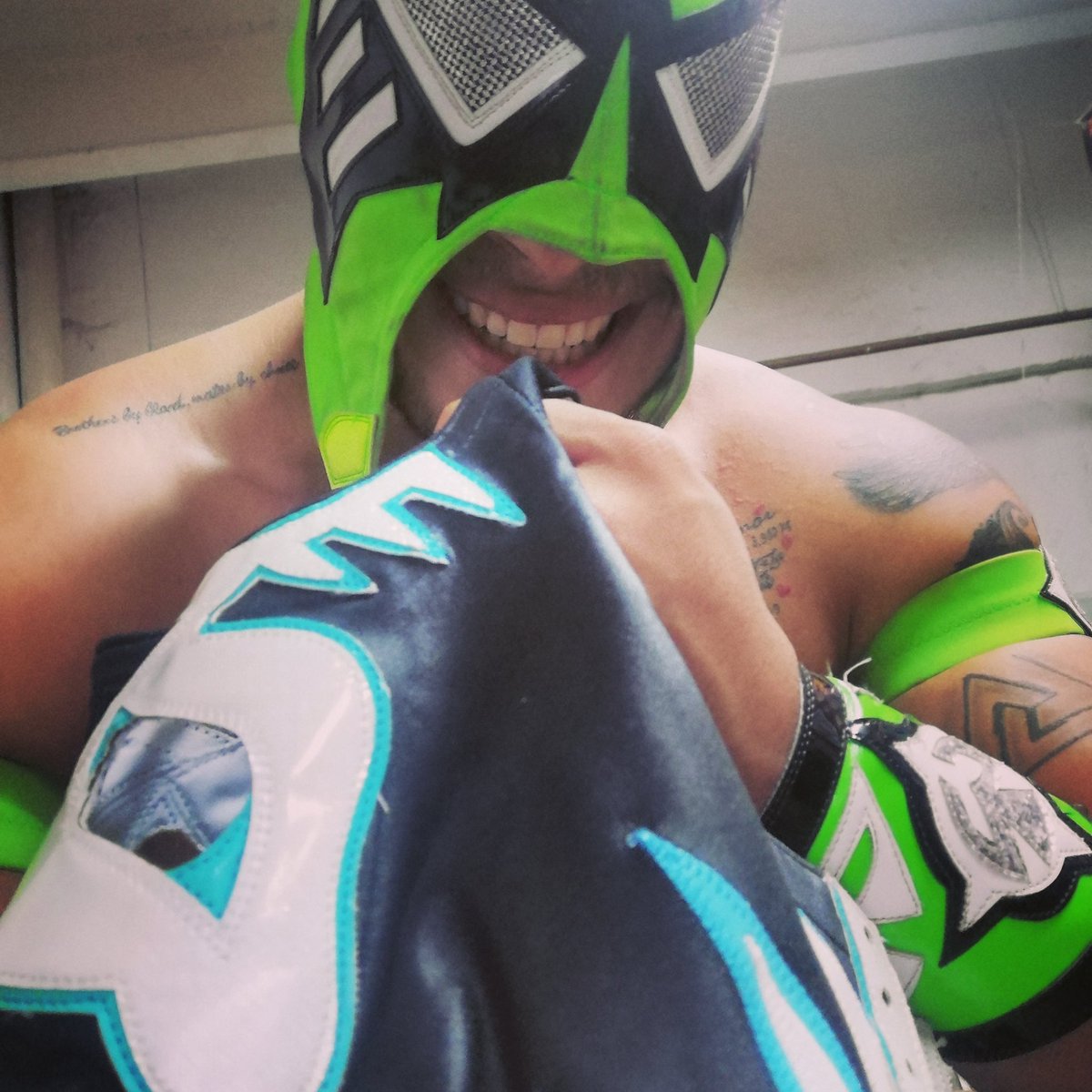 Esto es un inició, pronto llegaré a tu casa @cachorrolagunero y se demostrará quien es
🔥 EL HEREDERO 🔥
⚔️ WARRIOR JR ⚔️
#mexicanwrestling #WarriorJr #LuchaLibre #Wrestling #ROM #WarriorFamily #DinastiaReza #DinastiaToral #DepredadoresTeam