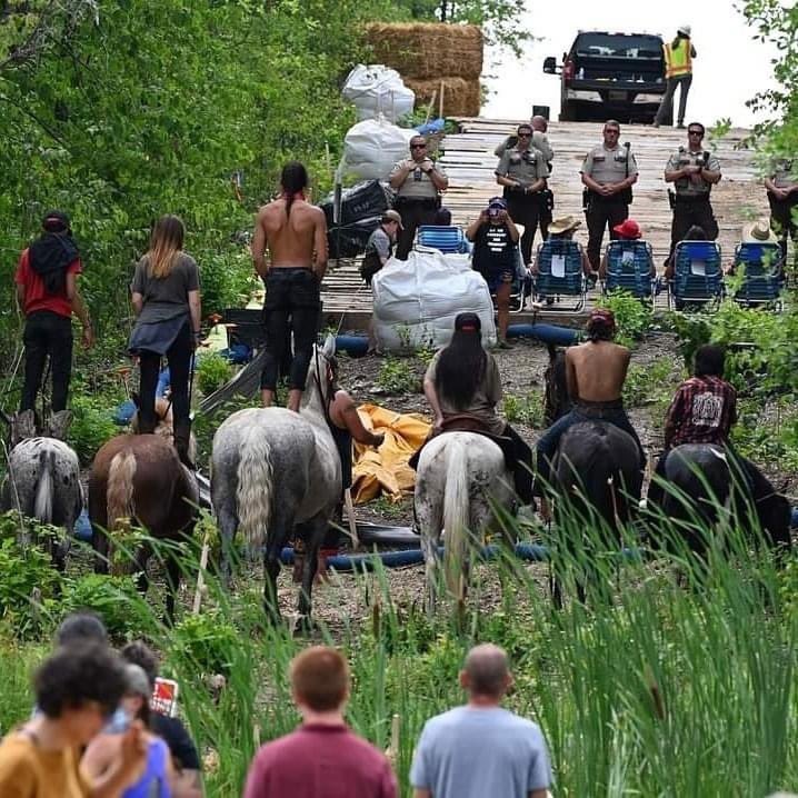 Standing Against Dirty Tar Sands Pipeline going through Wild Rice Territory.  Honor the Earth ⚡  ❌Stop Enbridge line 3❌ #tarsandspipeline #horsenation #wildrice #indigenousfoodsovereignty #dirtytarsandspipeline #albertatarsands #tarsands #line3