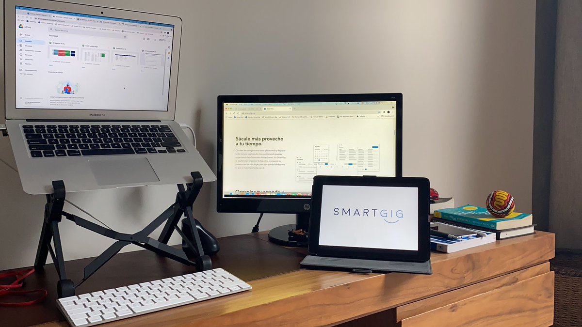 patomariscal's tweet photo. My week in a #blink:
- Beta Tester Hunt (#Niche)
- Front-end & Back-end developer #interviews.
- Sprint review meetings
- Investment Advisor ๐
- 1st @Smartgig_me test-flight.
- spreading the word @Smartgig_me
#entrepreneur #startup #getfunded
#myweek #smartblink #trust #gig https://t.co/dua2jlN3bx