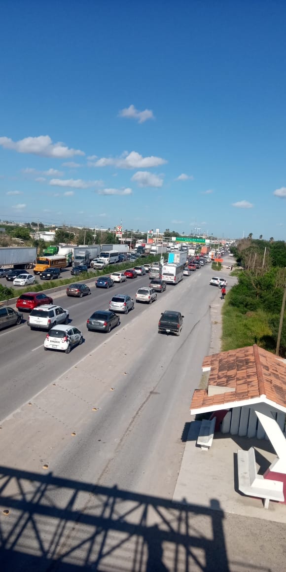 elpinchefabio's tweet photo. #reynosafollow que pedo con el tráfico en la carretera a rio bravo https://t.co/BvWnOdF5tI