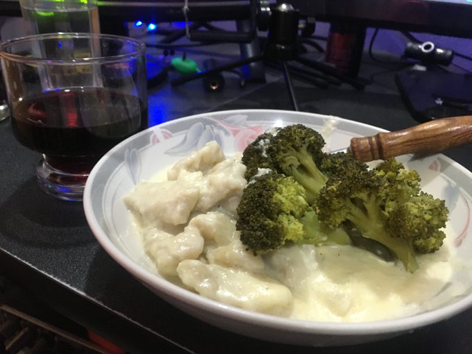 Hice mi pasta favorita a ciegas y si me qued&oacute; parecida, sabe incluso mejor 😍 https://t.co/1eJlTOG6xa<a href="/tag/vida"class="tags"><span>#vida</span></a>