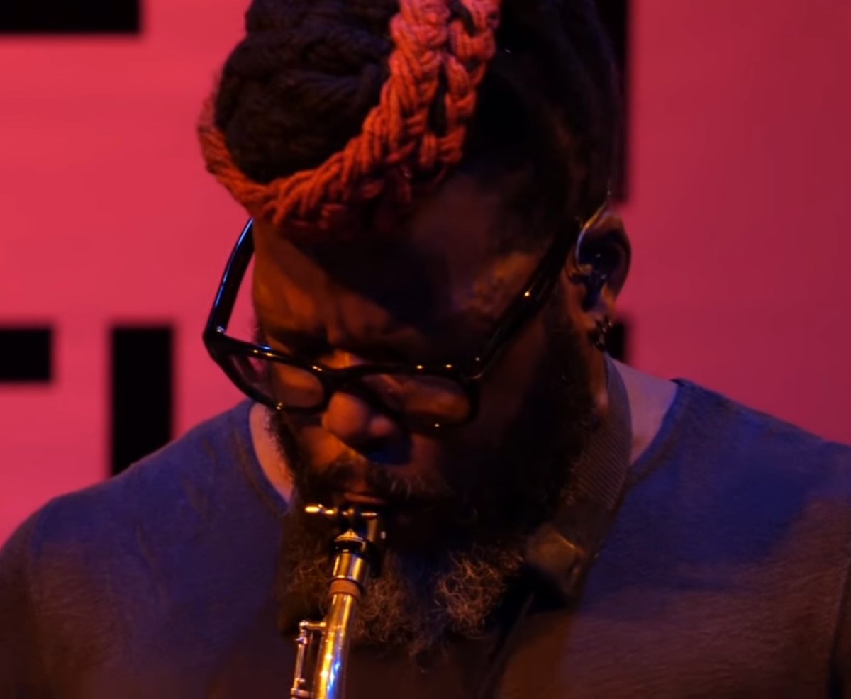 bdrivn's tweet image. jojo的ヘアースタイル発見🤡
#CaseyBenjamin