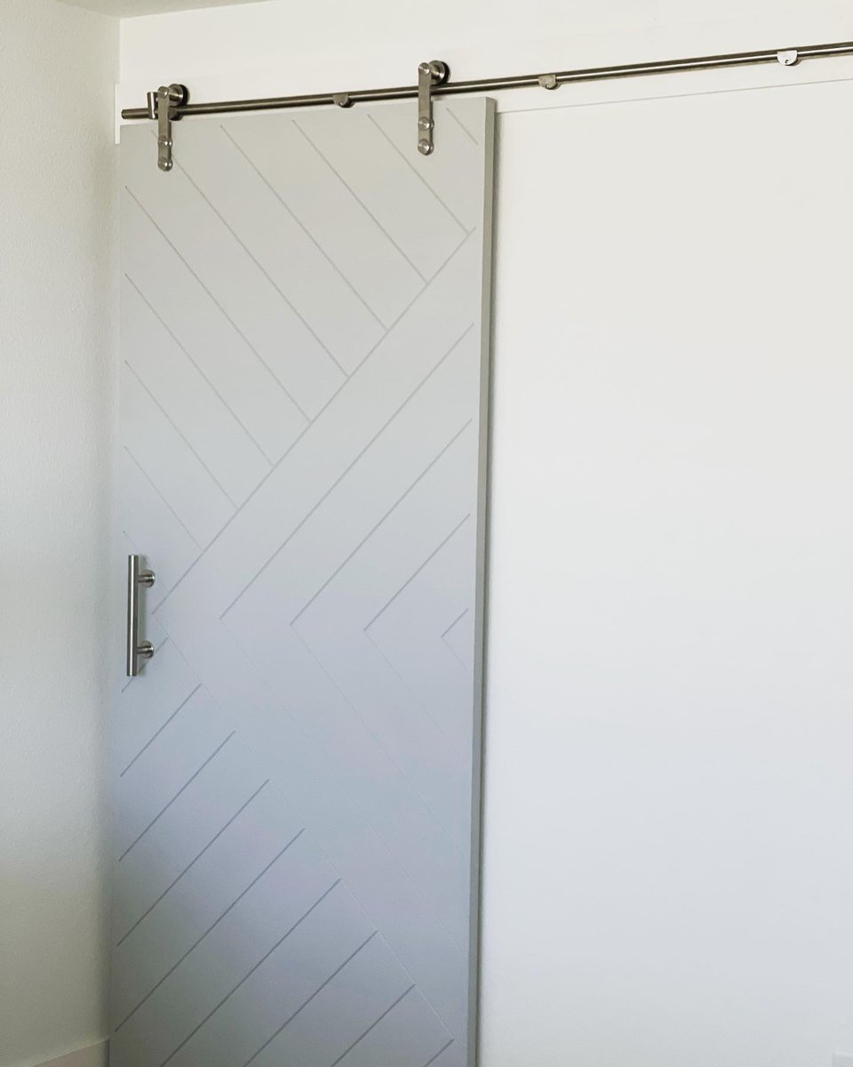 LagunaTools's tweet photo. From CNC to Delivery! Awesome sliding barn door by @CoffeyCustom!  👏🤩
#barndoor #barndoors #slidingbarndoors #cncwoodworking #cncrouter https://t.co/P0dP12OMju