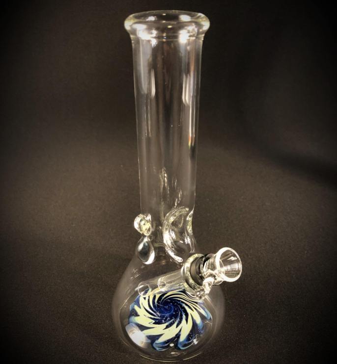 JsSmokin's tweet photo. https://t.co/T1qbnCxick

Window Pane Mini Beaker Water Pipe

#MedicatedMondaze #SmokinJs #MiniBeaker #WaterPipe #Code420 #SmokeSesh #Glass #EverythingForYourSmokinLifestyle 🌱 https://t.co/DppIIz2Lx3