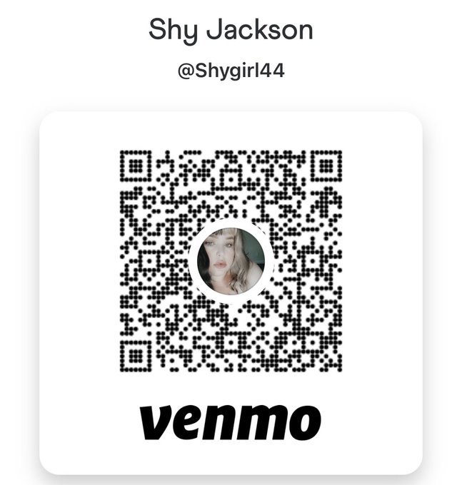 Before I knew it I was at 2k followers 😈 You owe me for simping so hard betas I want sends to treat me