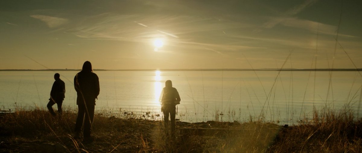 OnePerfectShot's tweet image. RHYMES FOR YOUNG GHOULS (2013)

Cinematography by Michel St-Martin
Directed by Jeff Barnaby
Read a list of 11 brilliant Native American films to watch on @nofilmschool: ops.fyi/3pnimMm