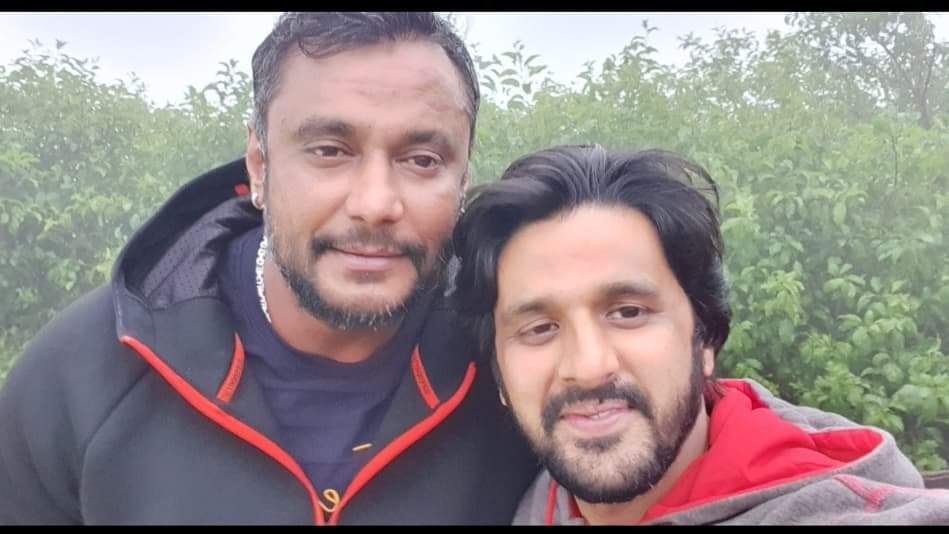 ನವಗ್ರಹ ಚಿತ್ರದಿಂದ ಇಲ್ಲಿಯವರೆಗೂ ನೀವು ಕೋಟಿರುವಂತಹ ಪ್ರೋತ್ಸಹ ತೋರಿಸಿರುವಂತಹ ಪ್ರೀತಿನ  ನಾನು ಮರ್ಯೋಕೆ ಸಾಧ್ಯವಿಲ್ಲ.ನಿಮ್ಮ ಜೊತೆ ನಾನು  ಸದಾ ಇರ್ತೀನಿ . ನಿಮ್ಮ
- ಕ್ಯಾಡ್ಬರಿಸ್ ಧರ್ಮ ಕೀರ್ತಿರಾಜ್❤ <a href="/dasadarshan/">Darshan Thoogudeepa</a> anna 🤗