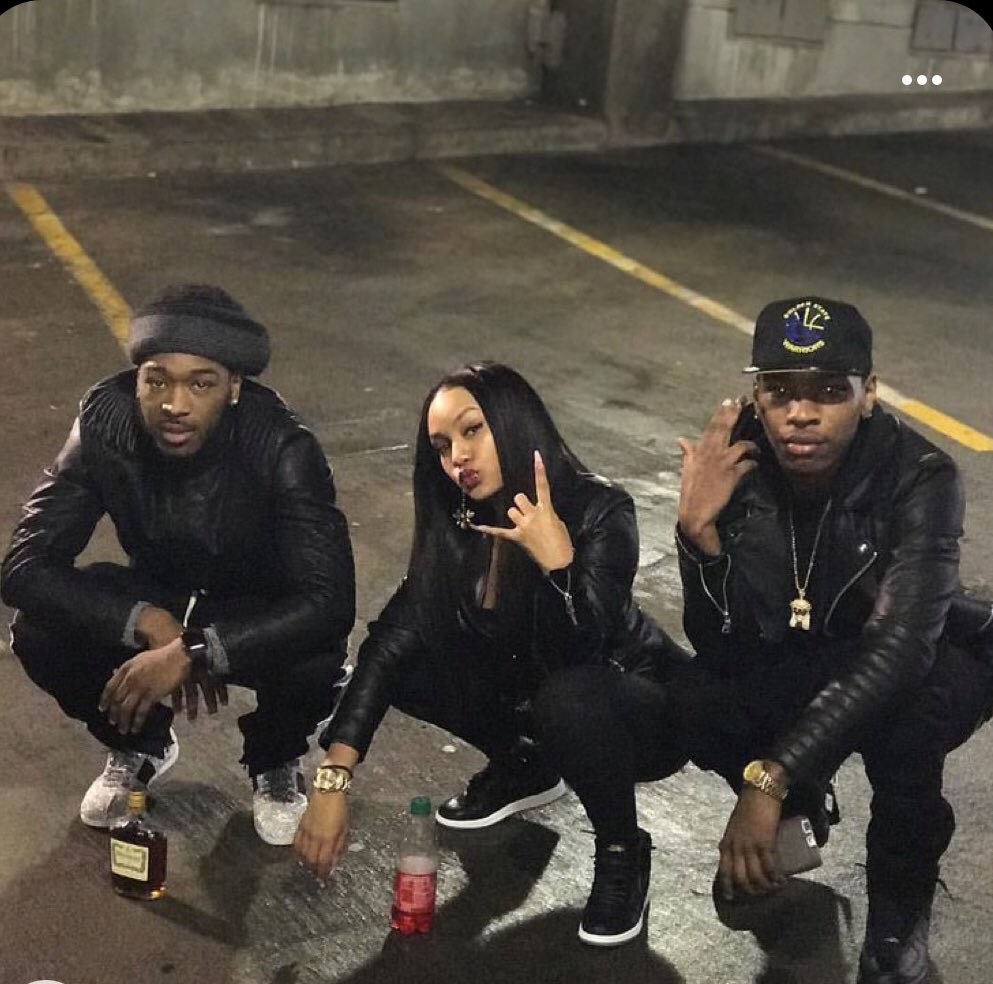 l_nthreads's tweet image. From besties to baes✨✨ season 1 Episode 5

Tags: {#freakycouples #polythread #freakythreadseries #imaginaryboyfriends #imaginary #freakythreads}