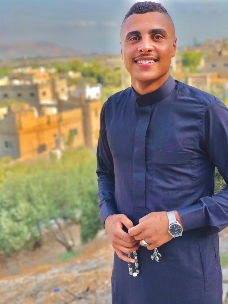 كُل عامٍ وأنتُم بفرحة لا تَنقطع ❤️
عيدكُم مُبارك، واعادهُ اللّٰه عليكُم باليمُن والبركات