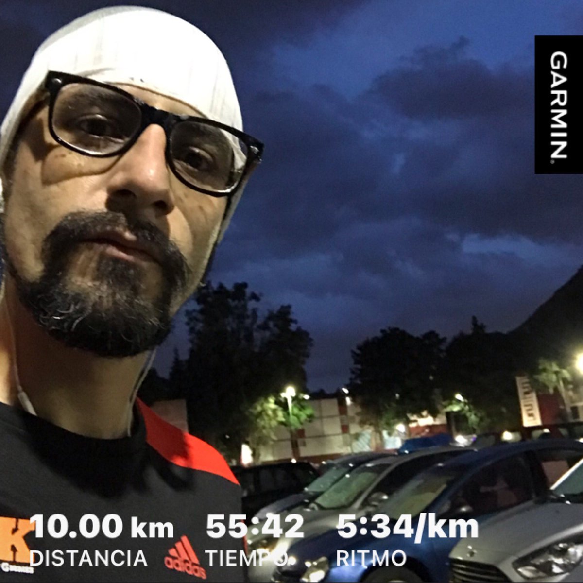 eselpirer's tweet photo. @adelitabo @fenix18000 @Crisita20 @alarco19_lima Así es mi 👑 Reina, Prexiosa; ya sumamos los 10 para iniciar la semana y tocó #CorrerBajoLaLluvia con esa sensación de no saber si huyes de la tormenta ⛈ o te adentras más en ella… #ChallengeDEN2021 #Run2021MasKms #TaigersRunTeam @adelitabo https://t.co/2i4qKIjZ9K