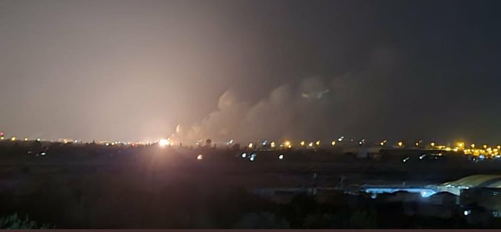 Marchfoward's tweet photo. Israel melancarkan serangan menerusi Pasukan Pertahanan Udara IDF ke atas Al Safirah, Timur Aleppo 4 Jam lepas. Gambar ini diambil dari Lapangan Terbang Nairab, Syria https://t.co/2dVtLlj1p6