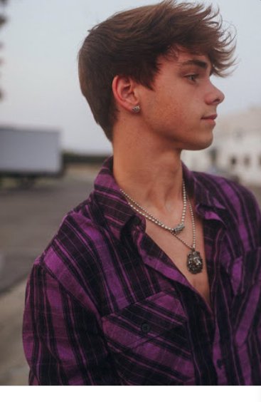 Lovingdolans62's tweet photo. Yes 🥰 I love him and also the rest of the band Zack, Daniel,Jonah, jack, @corbynbesson @SeaveyDaniel @jackaverymusic @JonahMarais @ImZachHerron https://t.co/LwKoCE4fQ0