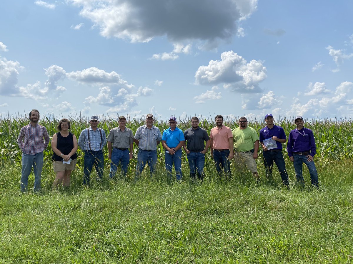 PedreiraBC's tweet photo. What a wonderful day in our “Corn Disease ID training”. Thanks are due to Dr. Onofre and the great agent team in southeast Kansas.
@KSUCropdiseases @KStateAgron @KStateRE @frontier_ksre @kstate
#corn #disease #scouting #cropsystems https://t.co/xJHAF9jhCT