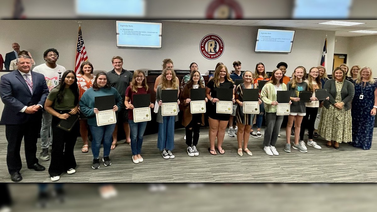 rockwallschools's tweet image. The Board recognized middle school and high school students who mentored peers in the Extended School Year program. With more than 42 students giving 434 volunteer hours, these students made a huge impact on the lives of students with disabilities. #ILoveRockwallISD