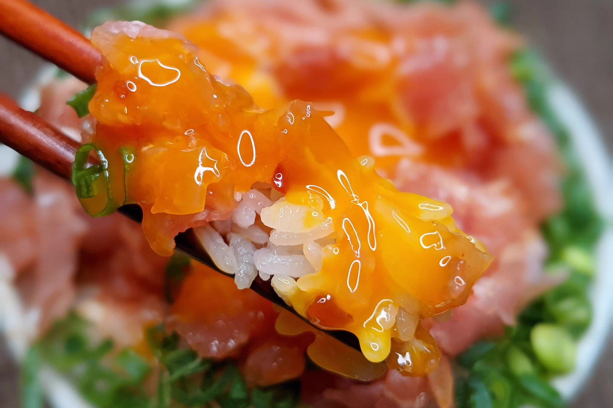 頬が落ちるほど美味しい！簡単に作れる生ハムユッケのたたき丼のレシピがこちら！