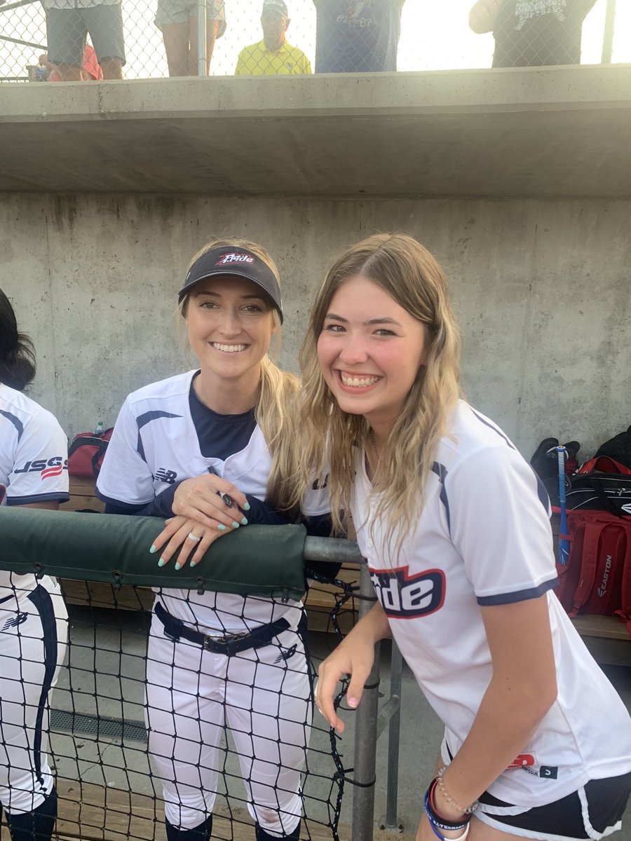 Hailee Bay tweet media