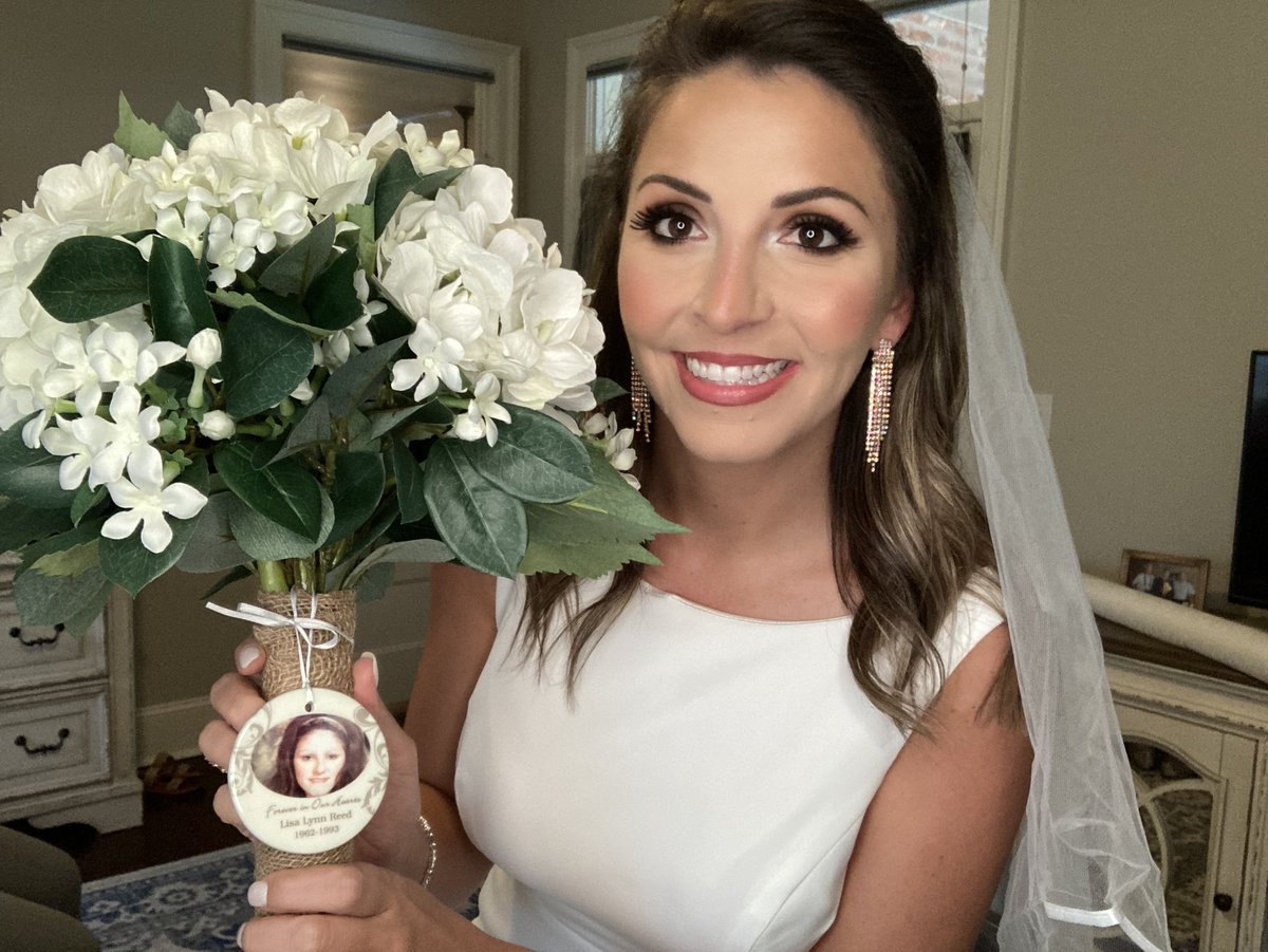 ScienceTeach83's tweet photo. This is what pure happiness looks like! I got to have my mom with me on my wedding day! 😭🥰 #SweetestGift #MommasGirl https://t.co/JLfQZD8t95