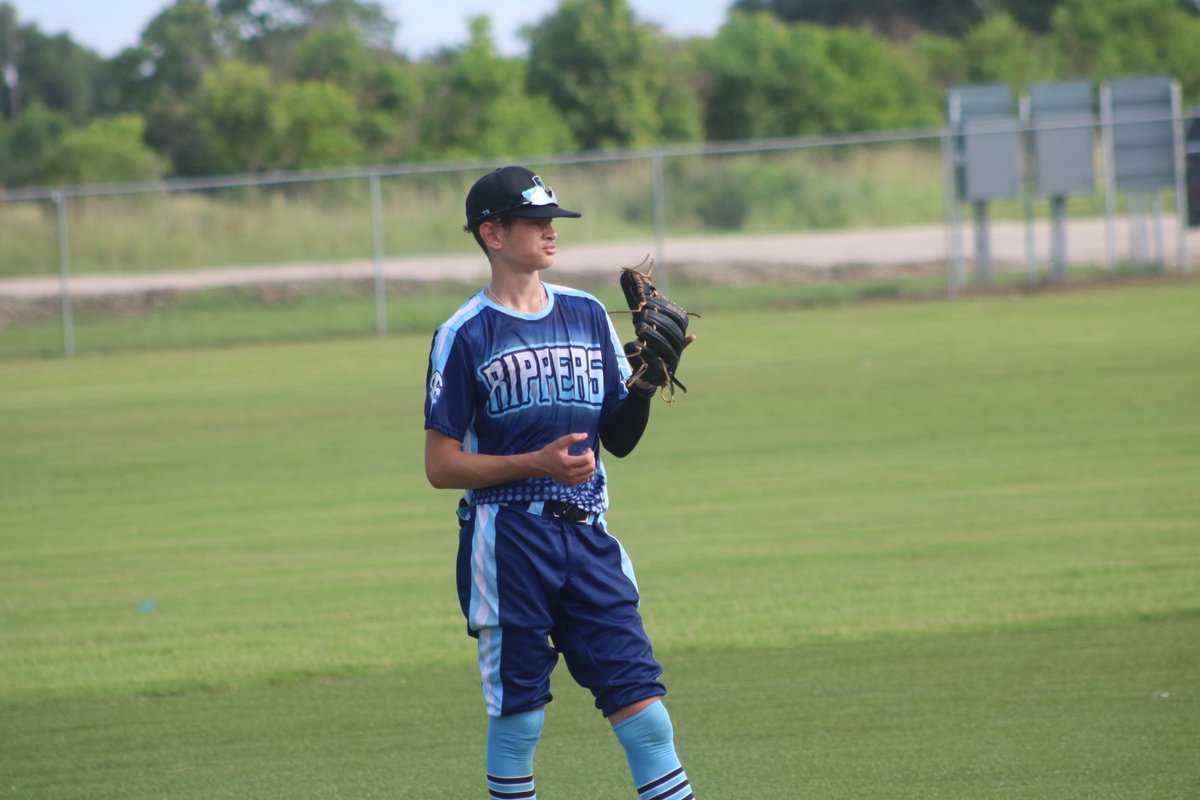 13Leche's tweet photo. Ended my summer PG schedule this weekend. Played up into 14u 60/90 majors WWBA (wood bat). At the @Texas_PG State Championship. Finished 3rd. Pitched the opener, played CF/SS the rest of the way. Thankful for my @RippersSW_BMF team and coaches. 😤🆖 https://t.co/5tj9aUR5y9