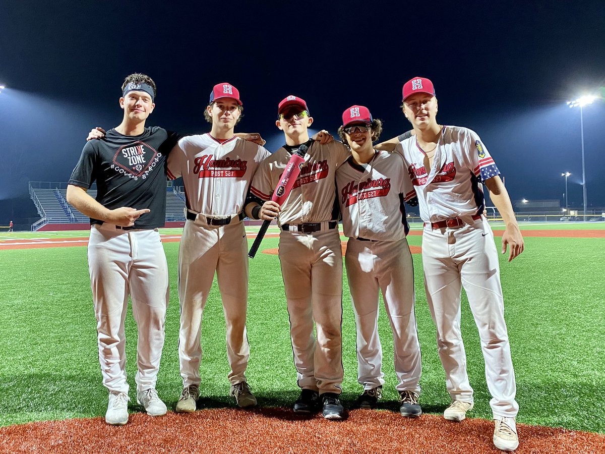 IcingTheFed's tweet photo. Hamburg Legion Post 527, this summer’s @ALBDistrict8 Champion!

Last photo: @Alex_Dzimian26 and @mike_heilig are the only two players from Hamburg’s state champion team two years ago. https://t.co/OpobhS8QGM