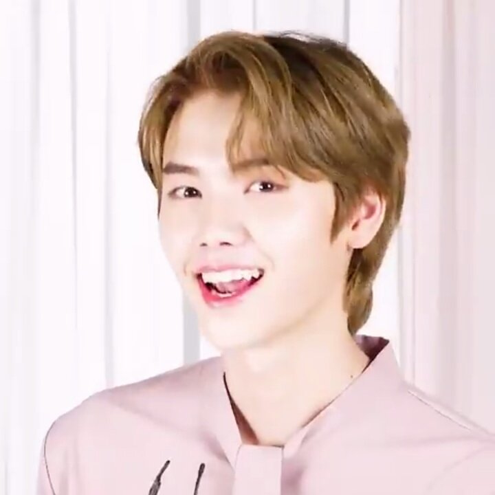 he's the 😁 real life emoji