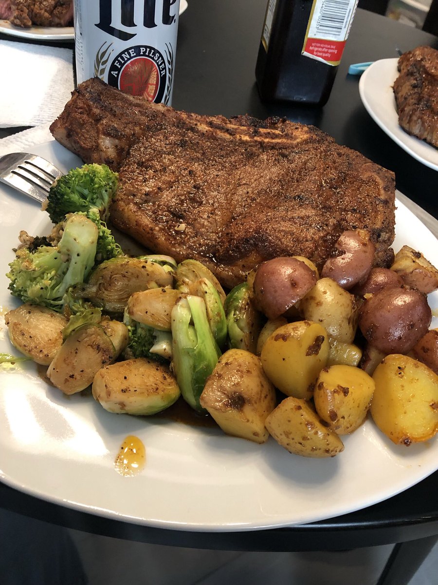 expoditingNoah's tweet photo. I’ve been cooking a lot lately. And honestly it fills me with so much joy just to cook a yummy meal #honestlyfulfilled #shoutout to my #suchef @kiraanerys17 for helping me prepare these 🥰☺️ https://t.co/IiE8GTxwwp