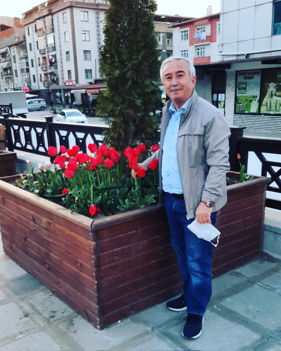 Mübarek Kurban Bayramı'nın ülkemize, milletimize,  Alem-i İslam'a ve  tüm insanlığa sağlık, huzur, barış ve esenlik getirmesini Yüce Rabbimden niyaz ediyor, en kalbî duygularımla bayramınızı tebrik ediyorum.