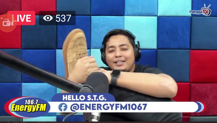 AteEms2018's tweet photo. Flex lang ni sir @papajackson1067  Yong shoes at shirt na suot nya. Binili ksi ni 👶 ❤.happy heart ayiee❤ https://t.co/hSNMgEwky2