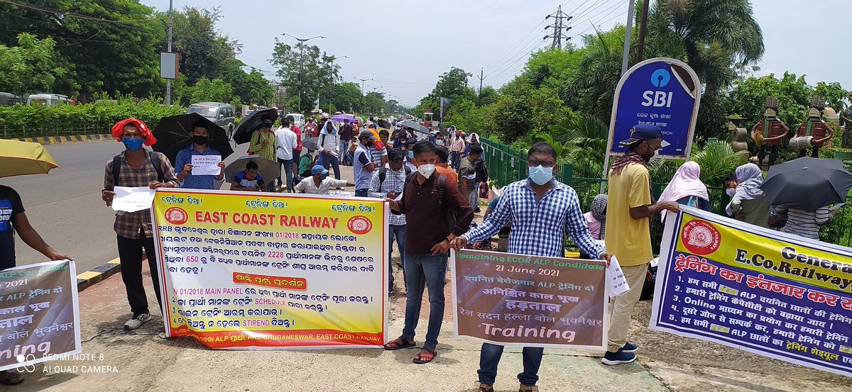 BapiSaradar5's tweet photo. #remaining_alp_ko_training_do 
@DRMKhurdaRoad

@EastCoastRail
 
@AshwiniVaishnaw
@jyotsnadevi33 

@fskulaste

@blbairwa 
@renukasinghbjp

@PMOIndia
 
Sir,we are 400 Alp candidates of Ecor waiting for Training since 2 years after reporting.
Please start our training immediately https://t.co/nQEkc2Mium